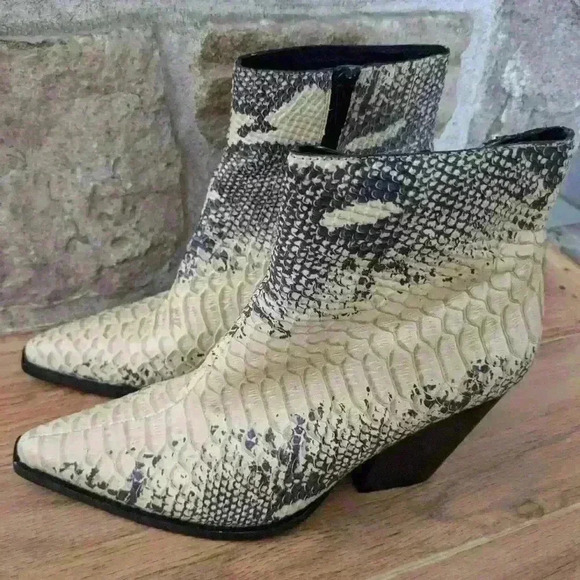 Jeffrey Campbell Shoes - Jeffrey Campbell women's faux snake skin ankle boots botties size 6 NEW
